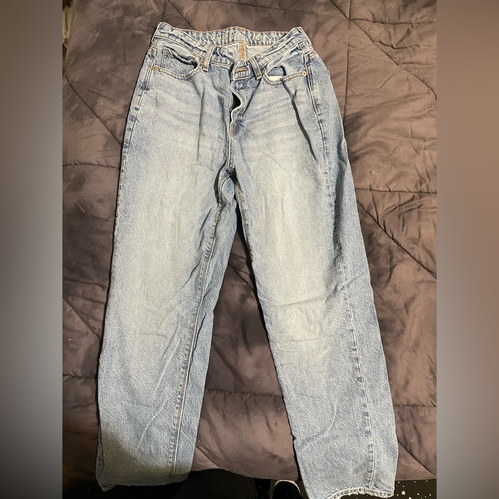 American Eagle “Mom v-waist jean” high water style. Size 2. Worn only once.